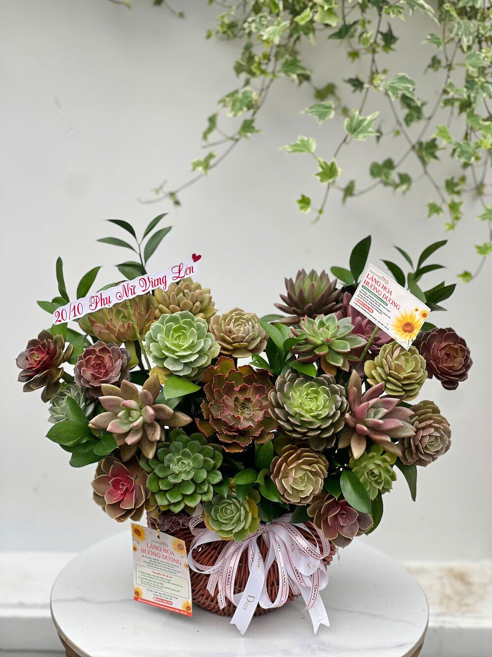 Giỏ Sen Đá Trái Tim Xanh Đỏ